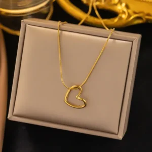 Simple chain with heart shape pendant