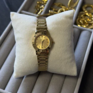 Ellipse shape cuff watch