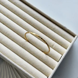Simple stone baby bangle