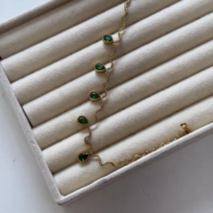 Tear drop wavy charm bracelet