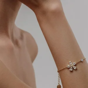 Zircon flower dainty chain bracelet